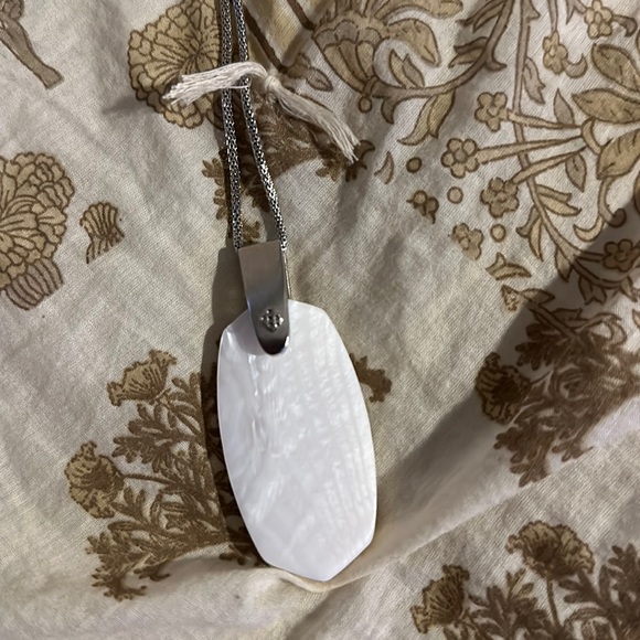 Kendra Scott Jewelry - Kendra Scott Necklace